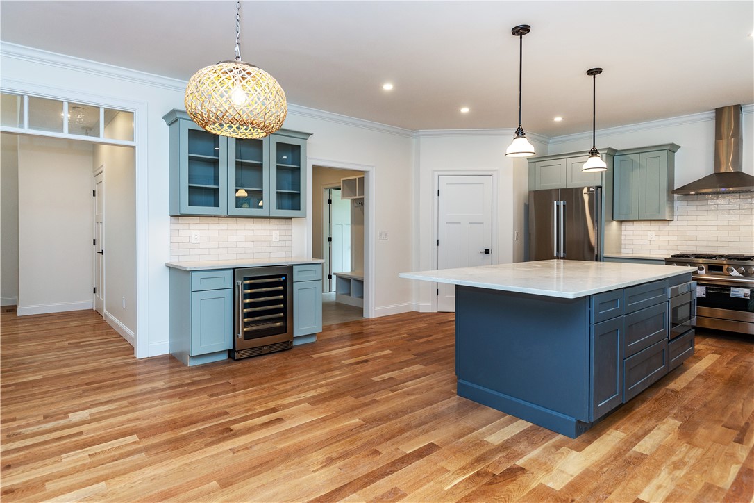 Warwick, Rhode Island 02818, United States, 4 Bedrooms Bedrooms, ,3 BathroomsBathrooms,Residential,Active,240396