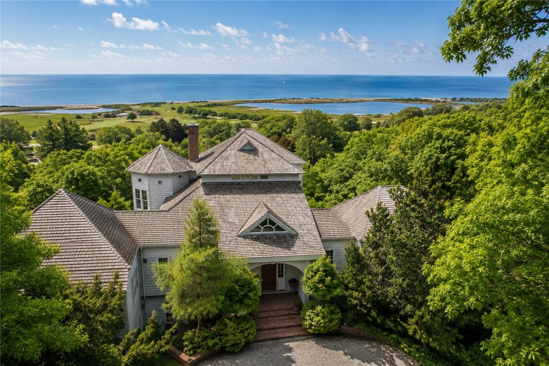 18 E Hills Road