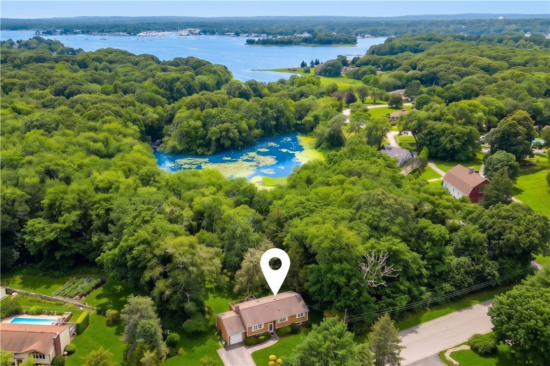 102 Windward Walk