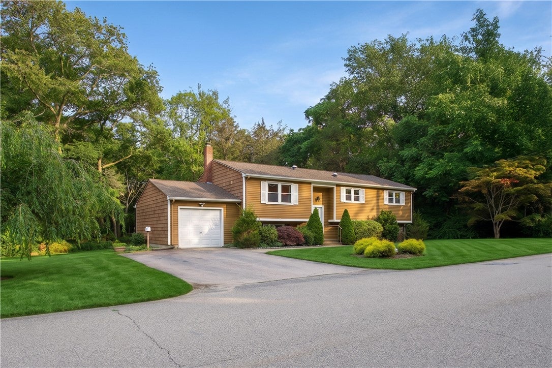 102 Windward Walk