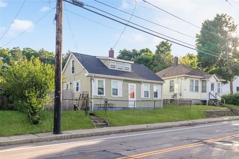 Single Family Residence in Johnston RI 114 Putnam Avenue 1.jpg