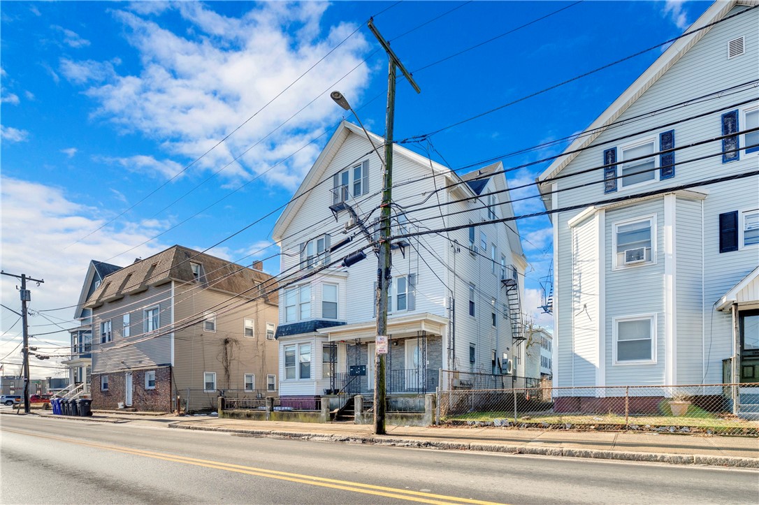 274 Lonsdale Avenue 276