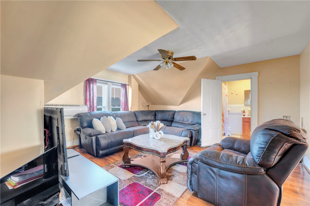 274 Lonsdale Avenue 276