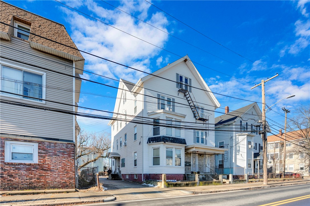 274 Lonsdale Avenue 276