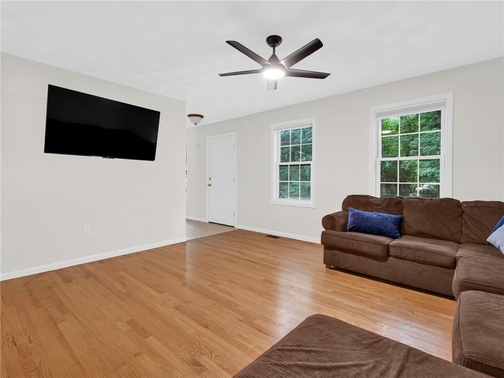 109 Pinnery Avenue