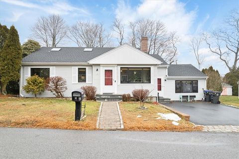 18 Randall Lane Portsmouth RI 02871