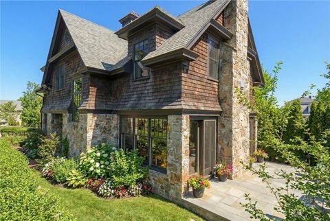 29 Prairie Avenue 9 Newport RI 02840