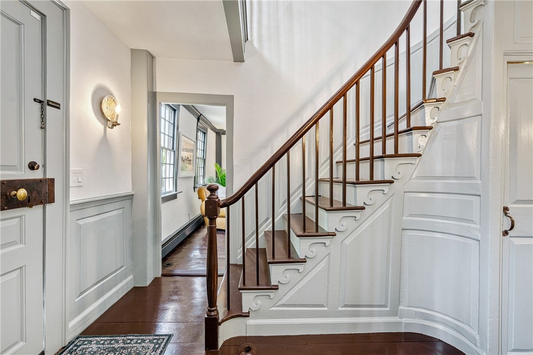 81 2nd Street