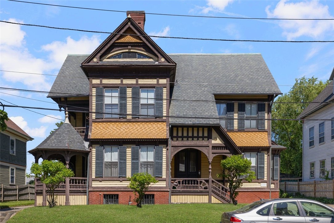20 Bainbridge Avenue