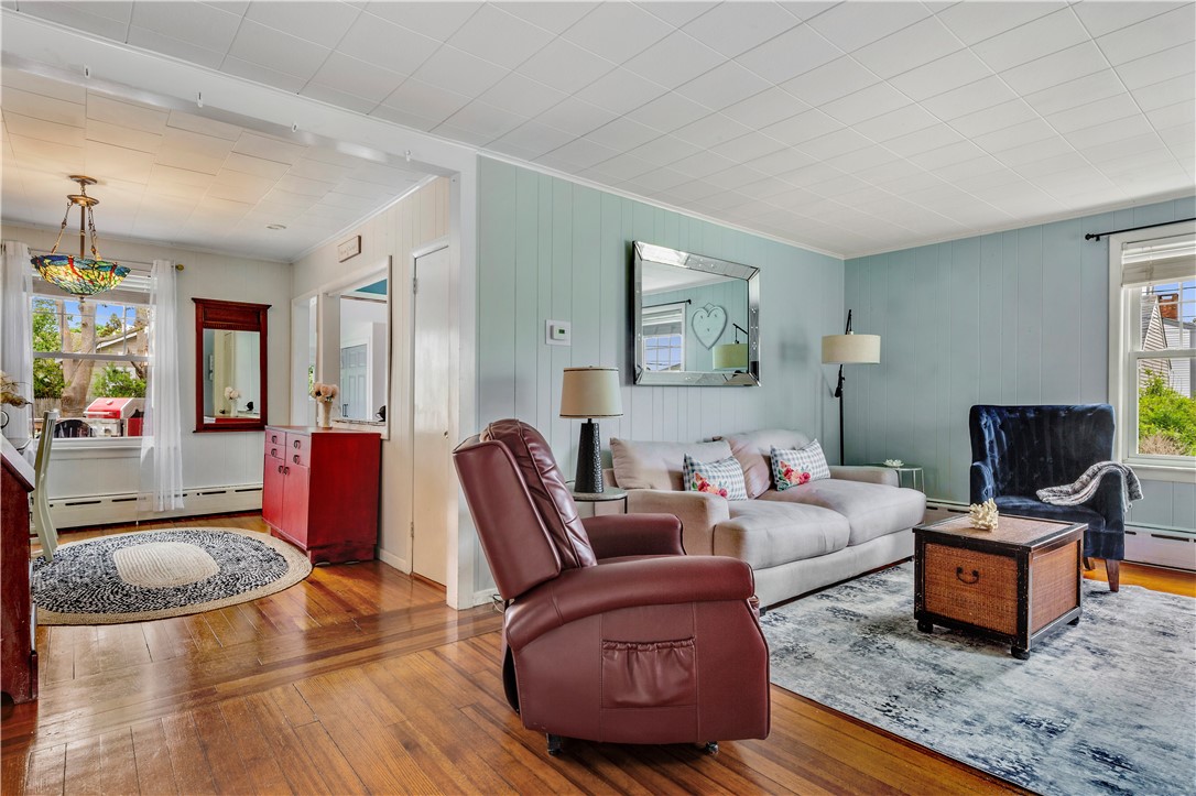 25 Renfrew Avenue