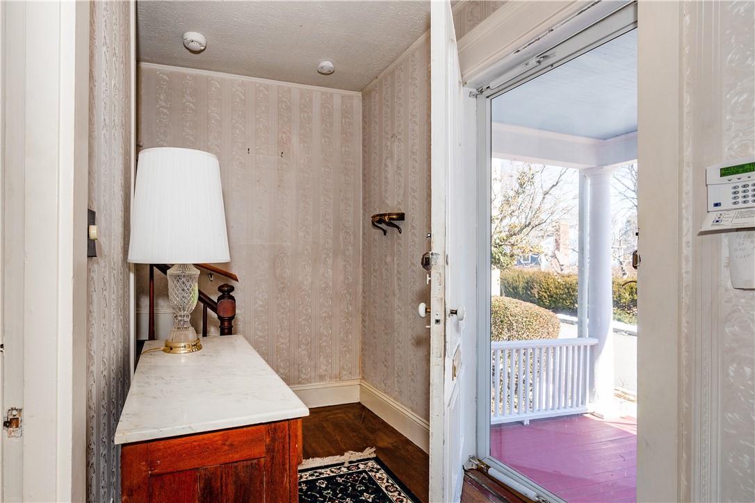 East Greenwich, Rhode Island 02818, United States, 4 Bedrooms Bedrooms, ,2 BathroomsBathrooms,Residential,Pending,79881