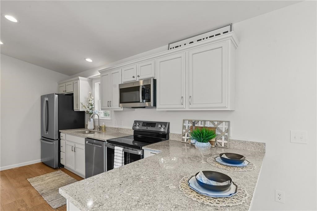 64 Burnside Avenue unit 4