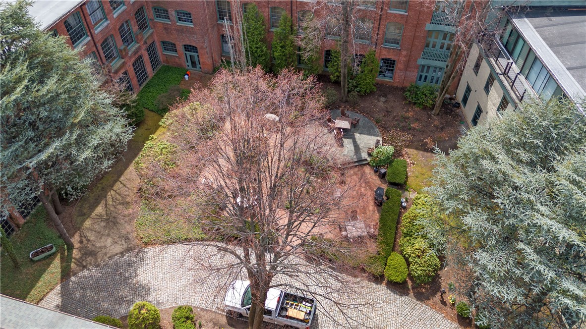 555 South Water Street 321