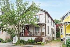 16 POND AVE UNIT 1, NEWPORT, RI 02840 - Image 8f63eaf3edf8a4eab35af705a51d9d1a/2771564915
