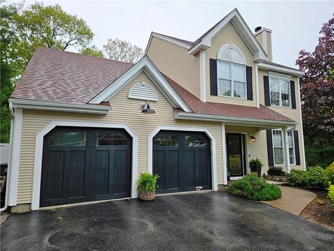 Single Family Residence in Coventry RI 1 Evergreen Court.jpg