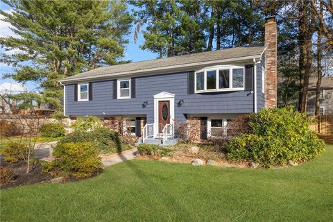 7 Cheshire Drive Barrington RI 02806