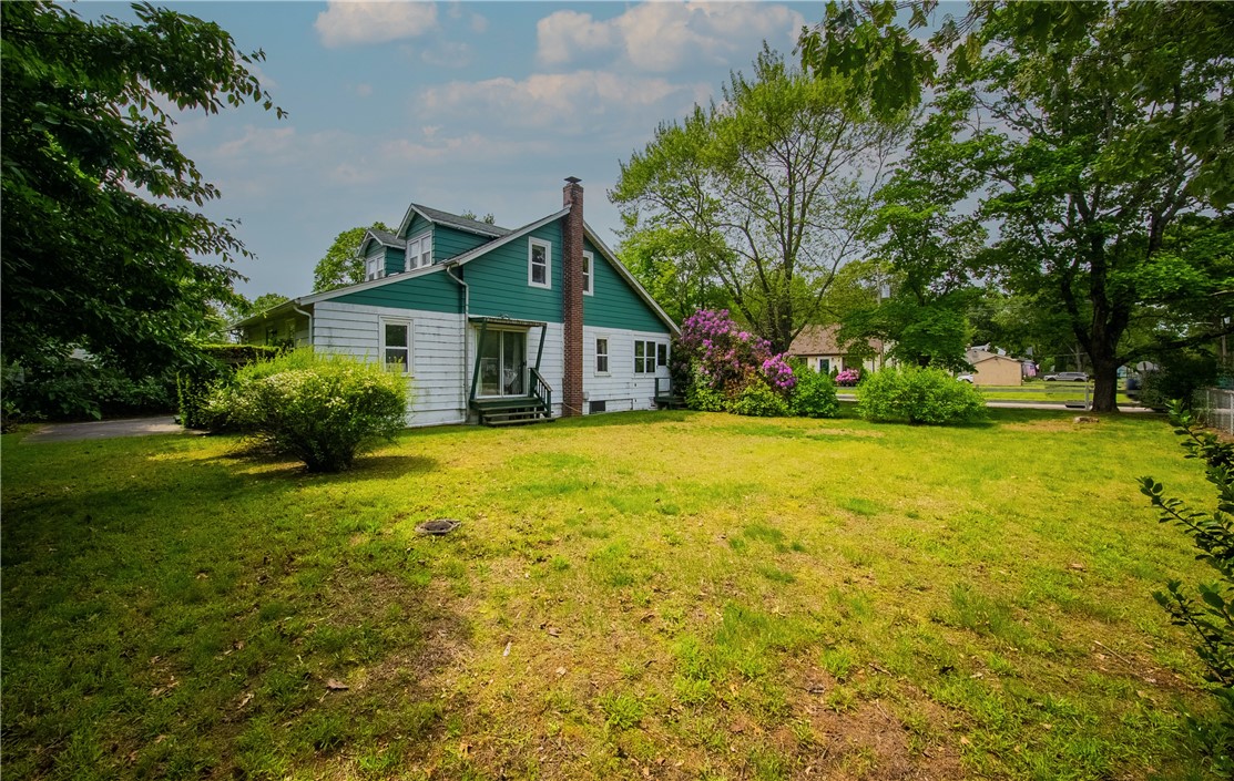 102 Buttonwoods Avenue