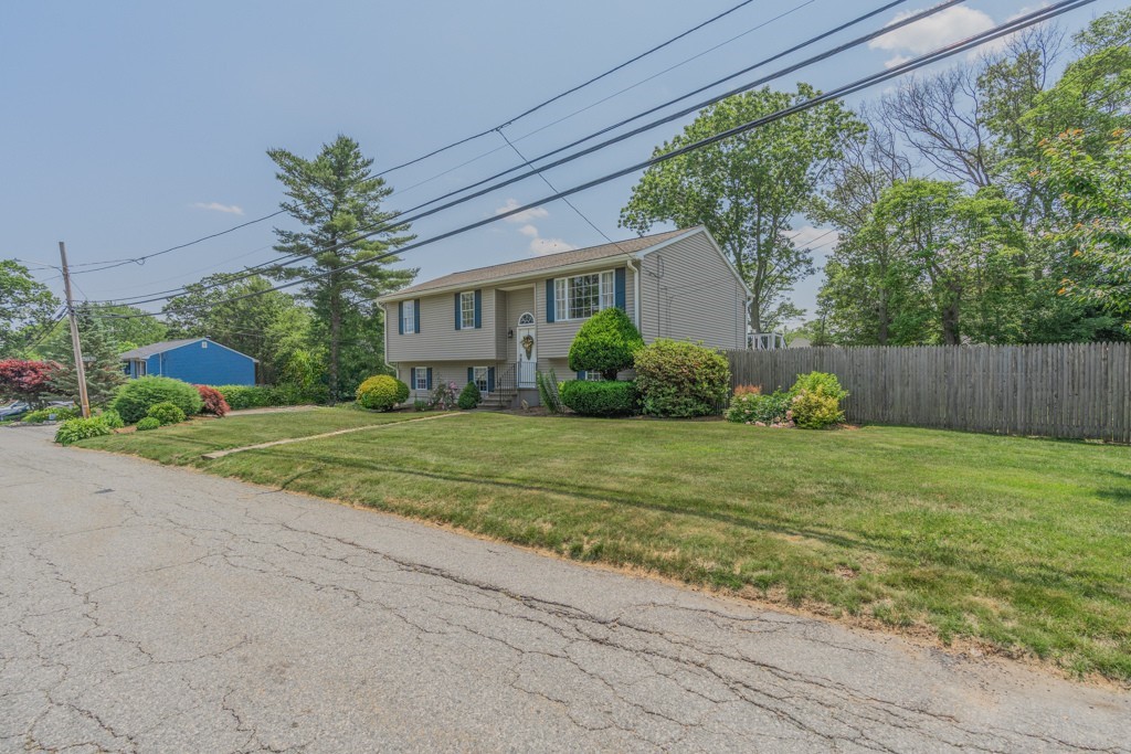 136 Youngs Avenue