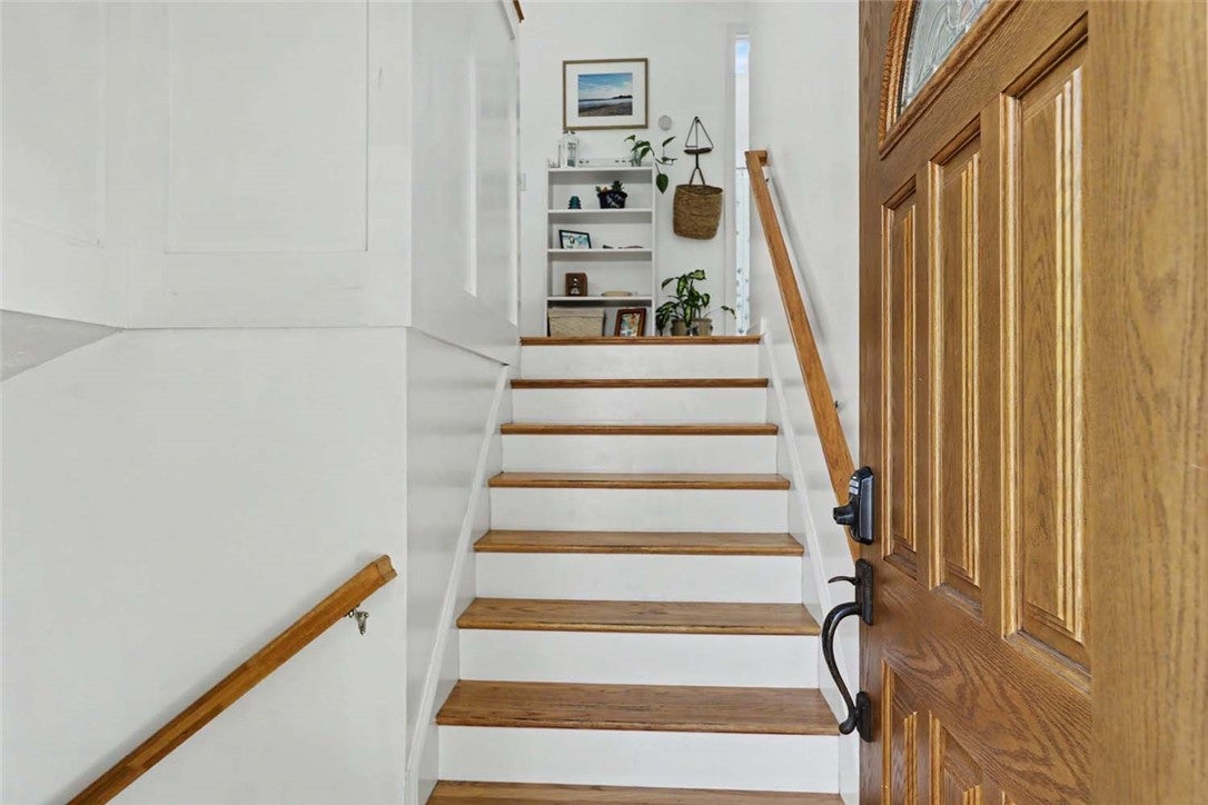 38 Lakeview Drive