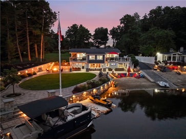 16 Countryside Drive Johnston RI 02919