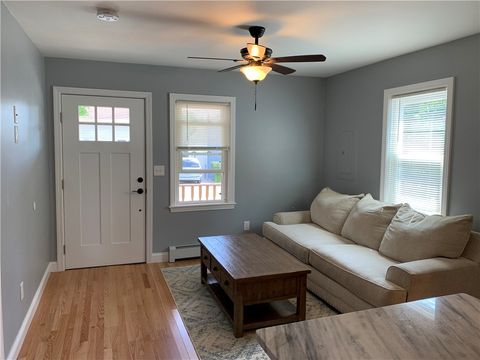 15 Third School Street 2 Bristol RI 02809