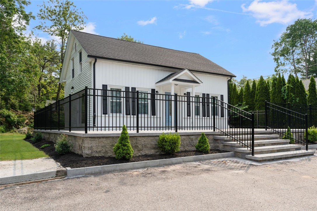672 Putnam Pike