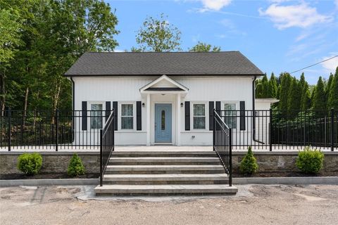 672 Putnam Pike Smithfield RI 02828