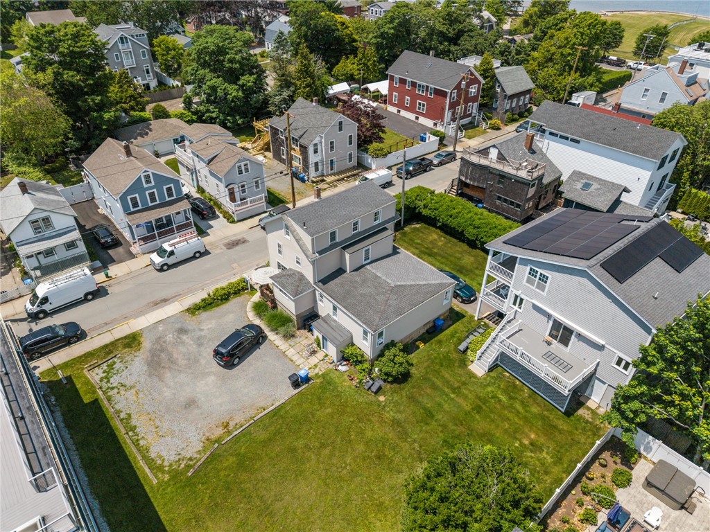 32 Houston Avenue