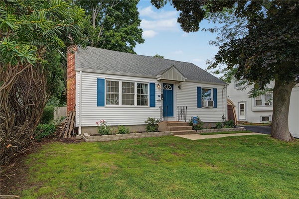 1349 W SHORE RD, WARWICK, RI 02889 - Image 91d4e32ff721c8d7c5d299a8673c81c2/3017632226