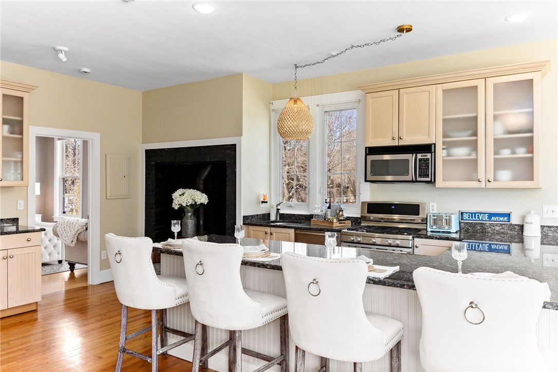 446 Bellevue Avenue 3