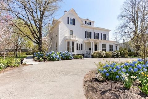 446 Bellevue Avenue 3 Newport RI 02840