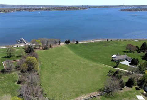 367 Poppasquash Road Bristol RI 02809
