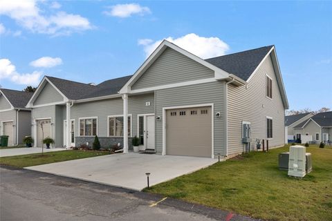 12 West Valley Circle West Warwick RI 02893