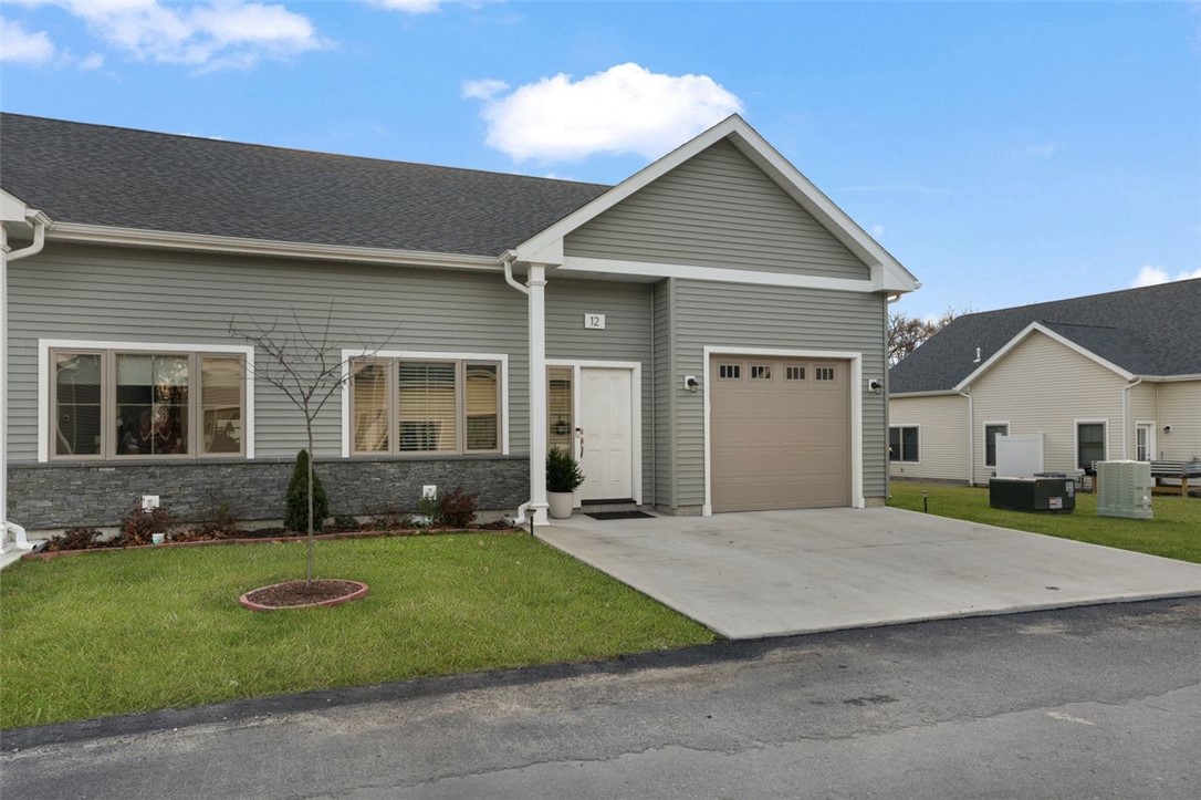 12 West Valley Circle