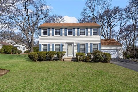 121 Zinnia Street Warwick RI 02886