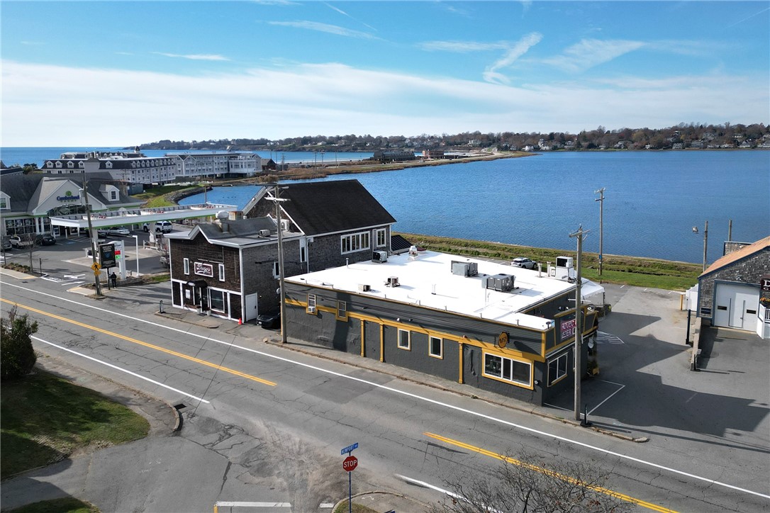 124 Aquidneck Avenue