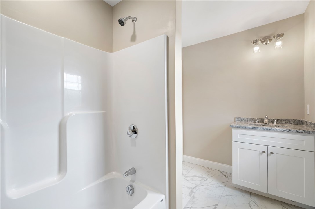 Lincoln, Rhode Island 02865, United States, 5 Bedrooms Bedrooms, ,3 BathroomsBathrooms,Residential,Active,103275