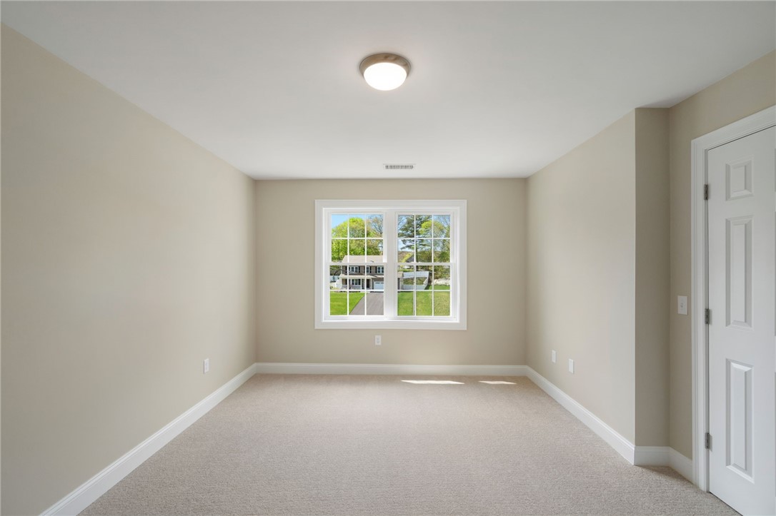 Lincoln, Rhode Island 02865, United States, 5 Bedrooms Bedrooms, ,3 BathroomsBathrooms,Residential,Active,103275