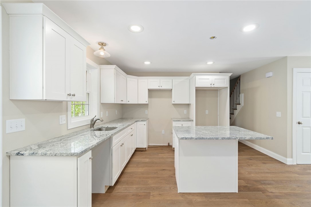 Lincoln, Rhode Island 02865, United States, 5 Bedrooms Bedrooms, ,3 BathroomsBathrooms,Residential,Active,103275