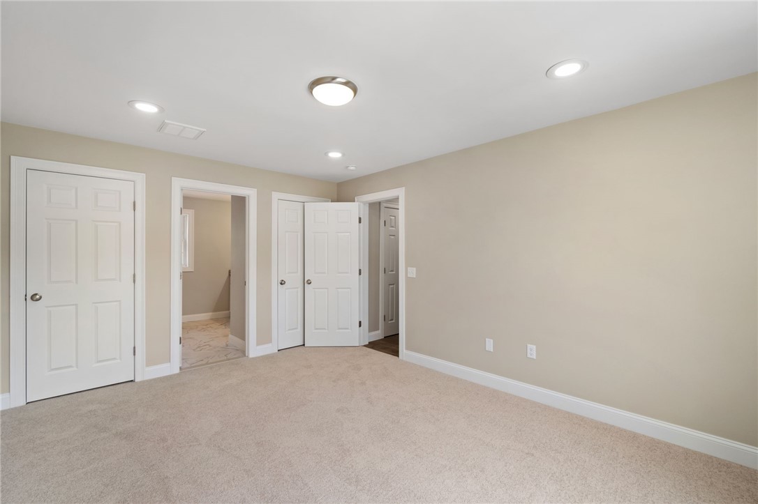 Lincoln, Rhode Island 02865, United States, 5 Bedrooms Bedrooms, ,3 BathroomsBathrooms,Residential,Active,103275