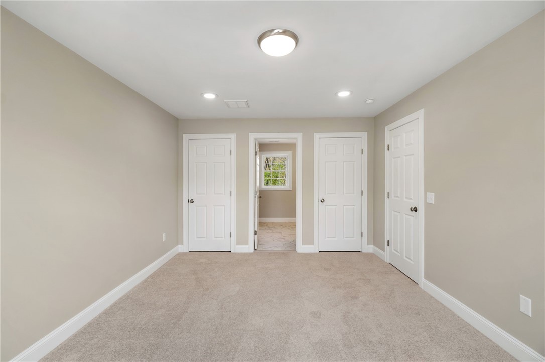 Lincoln, Rhode Island 02865, United States, 5 Bedrooms Bedrooms, ,3 BathroomsBathrooms,Residential,Active,103275