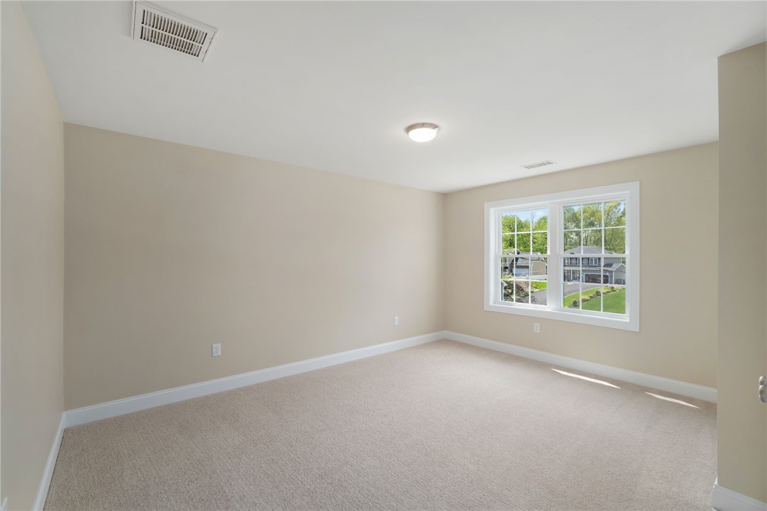 Lincoln, Rhode Island 02865, United States, 5 Bedrooms Bedrooms, ,3 BathroomsBathrooms,Residential,Active,103275