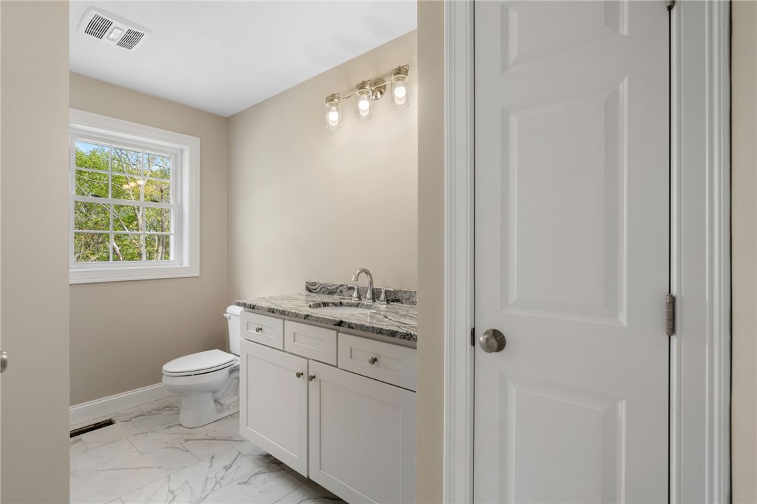 Lincoln, Rhode Island 02865, United States, 5 Bedrooms Bedrooms, ,3 BathroomsBathrooms,Residential,Active,103275