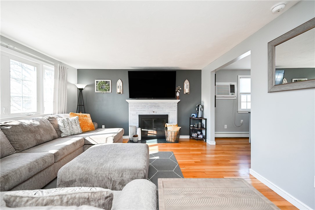 Woonsocket, Rhode Island 02895, United States, 3 Bedrooms Bedrooms, ,2 BathroomsBathrooms,Residential,Active,78031