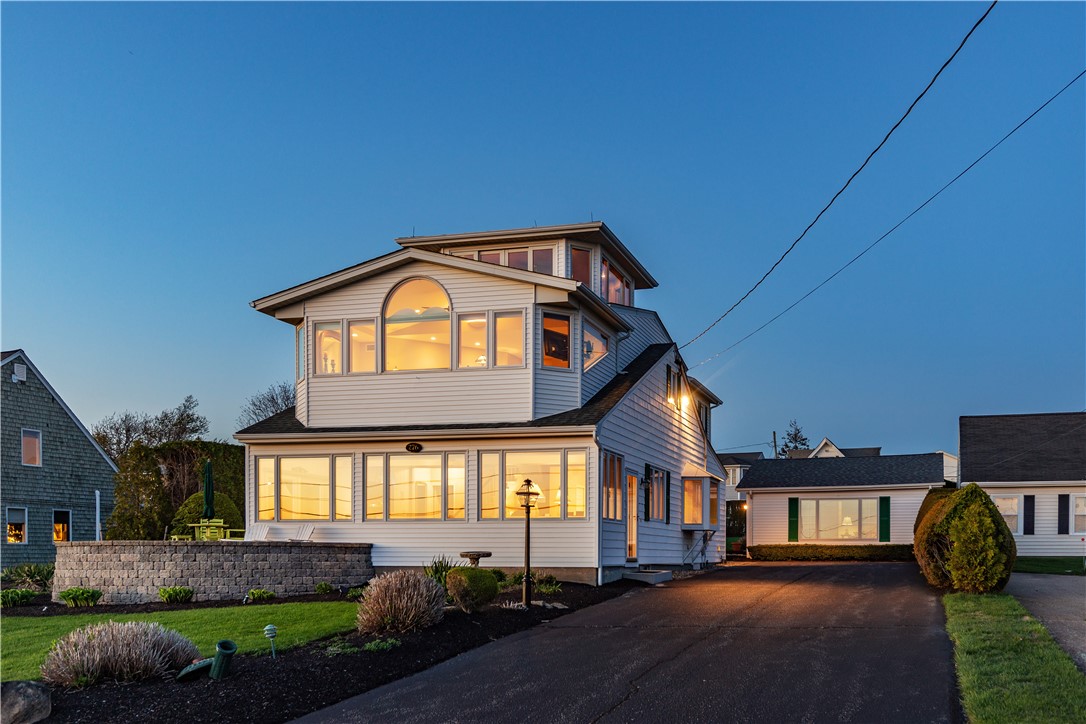 Narragansett, Rhode Island 02882, United States, 4 Bedrooms Bedrooms, ,4 BathroomsBathrooms,Residential,Pending,127233