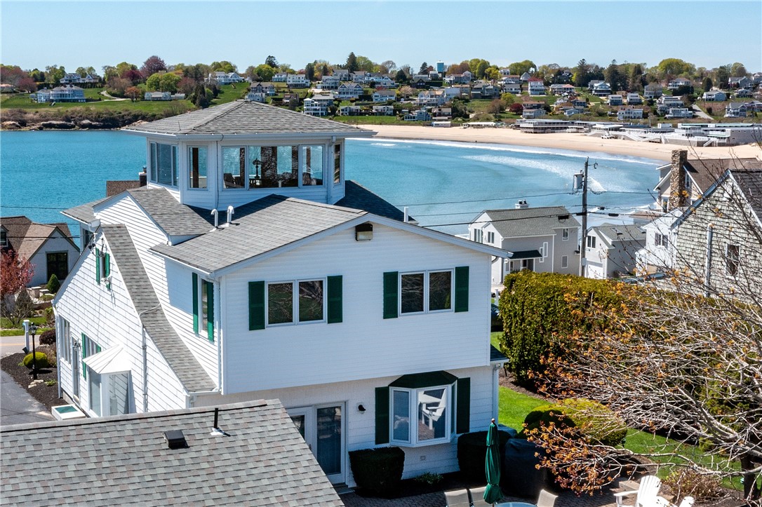 Narragansett, Rhode Island 02882, United States, 4 Bedrooms Bedrooms, ,4 BathroomsBathrooms,Residential,Pending,127233