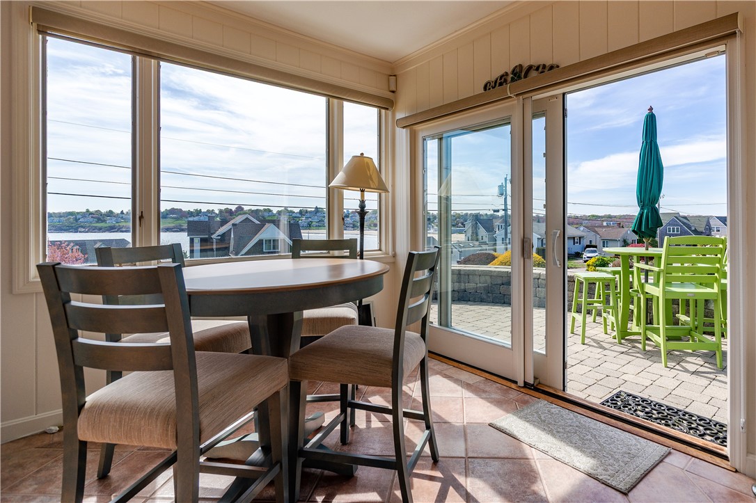 Narragansett, Rhode Island 02882, United States, 4 Bedrooms Bedrooms, ,4 BathroomsBathrooms,Residential,Pending,127233