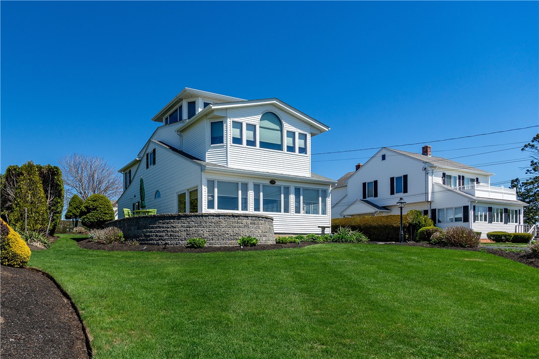 Narragansett, Rhode Island 02882, United States, 4 Bedrooms Bedrooms, ,4 BathroomsBathrooms,Residential,Pending,127233