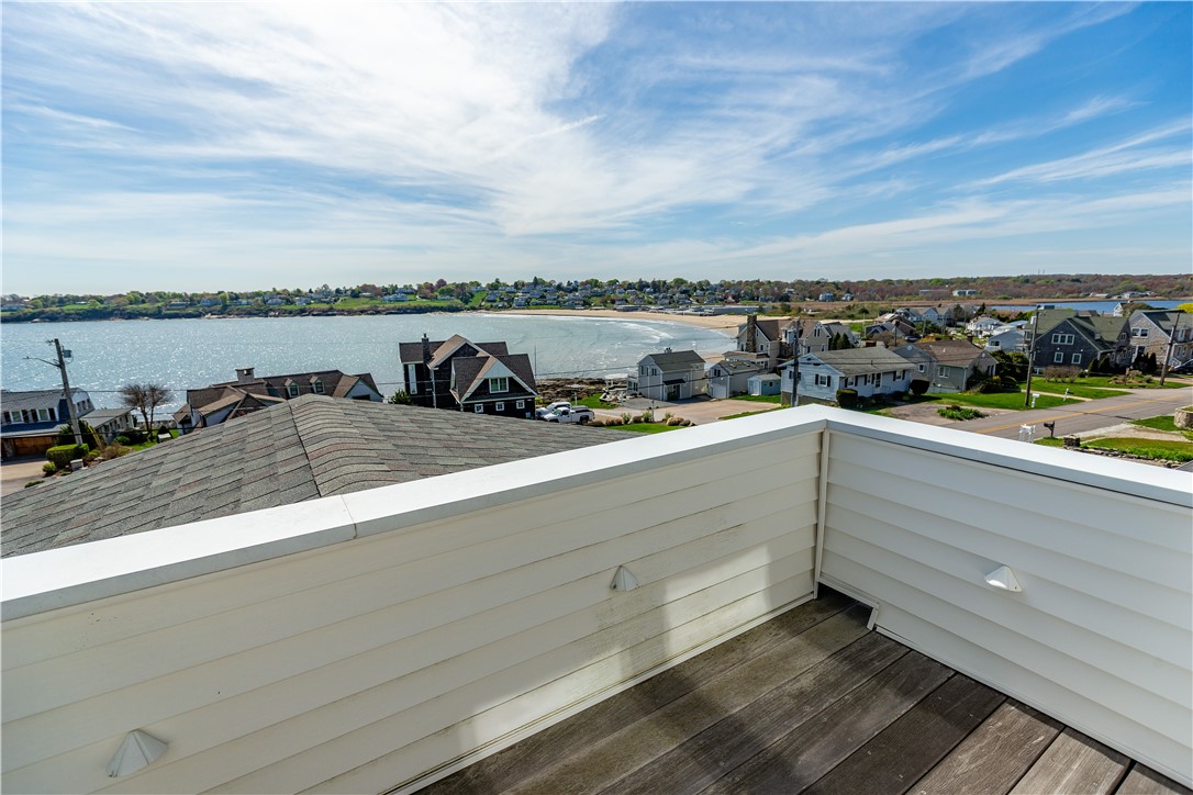 Narragansett, Rhode Island 02882, United States, 4 Bedrooms Bedrooms, ,4 BathroomsBathrooms,Residential,Pending,127233