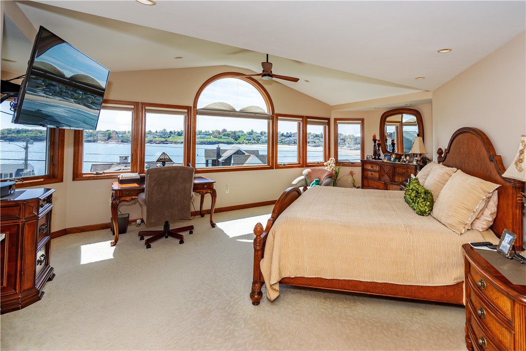 Narragansett, Rhode Island 02882, United States, 4 Bedrooms Bedrooms, ,4 BathroomsBathrooms,Residential,Pending,127233